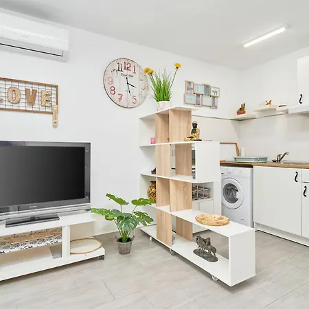 Apartment Estudio El Faro 2 *