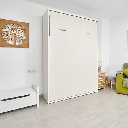 Apartamento Estudio El Faro 2 *